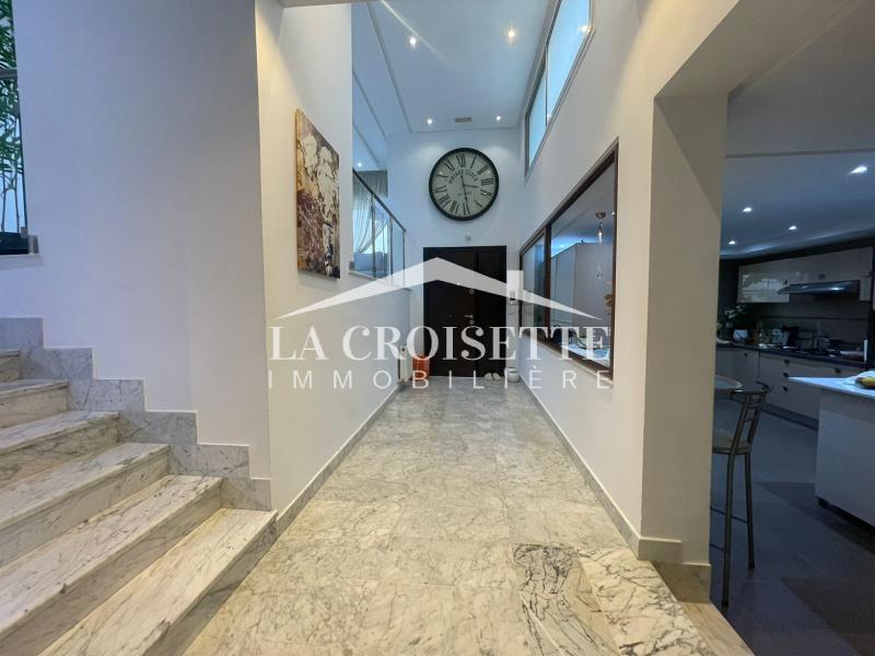 Villa S+3 avec piscine à La Soukra